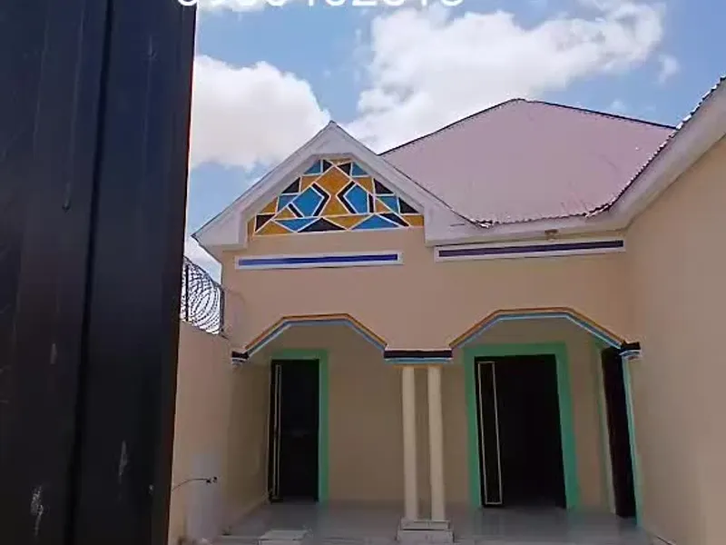 5 Bedroom Villa in Halgan, Garoowe — $250/mo
