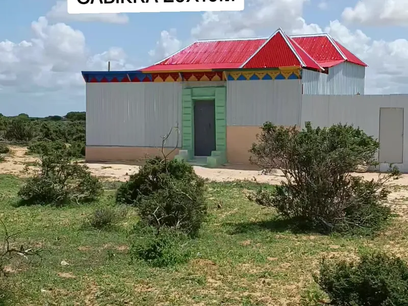 Land in hormuud doorale, ceelasha biyaha — $3,500