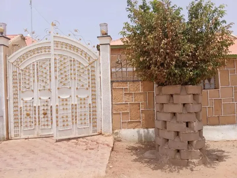 3 Bedroom Villa in Nafaqo, Burao — $100/mo