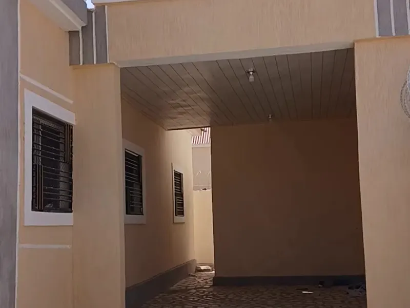 5 Bedroom Villa in Cadun, Garoowe — $300/mo