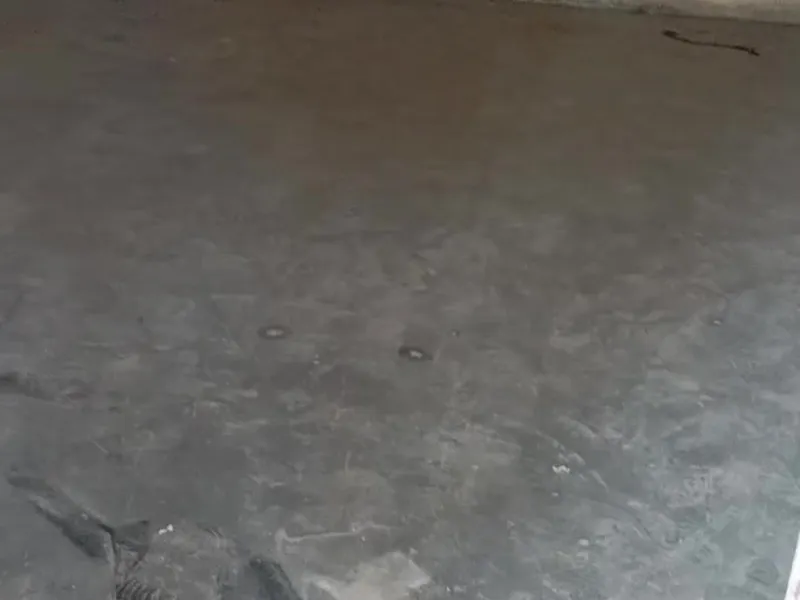 1 Bedroom Commercial in Ciise Cabdi, Mogadishu — $40/mo