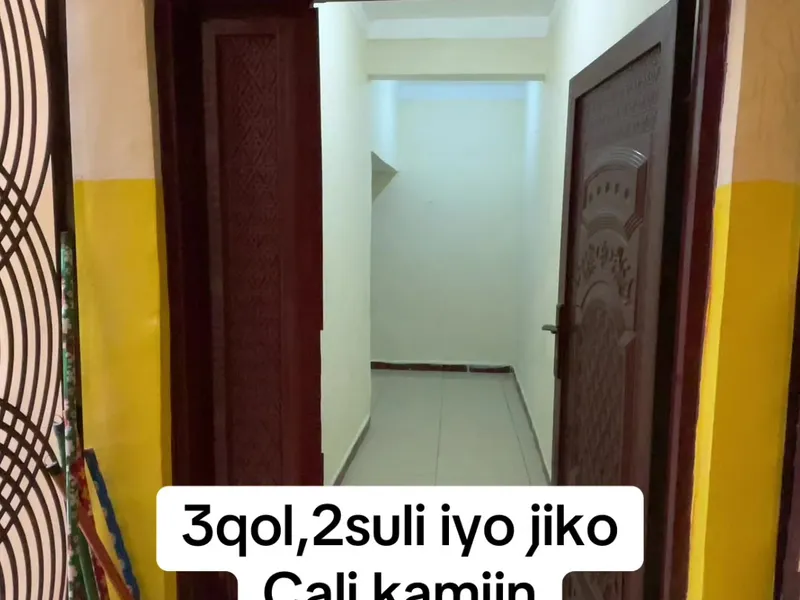 3 Bedroom Apartment in Cali Kamiin, Mogadishu — $300/mo