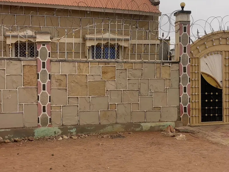 5 Bedroom Villa in Kinaal, Burao — $150/mo