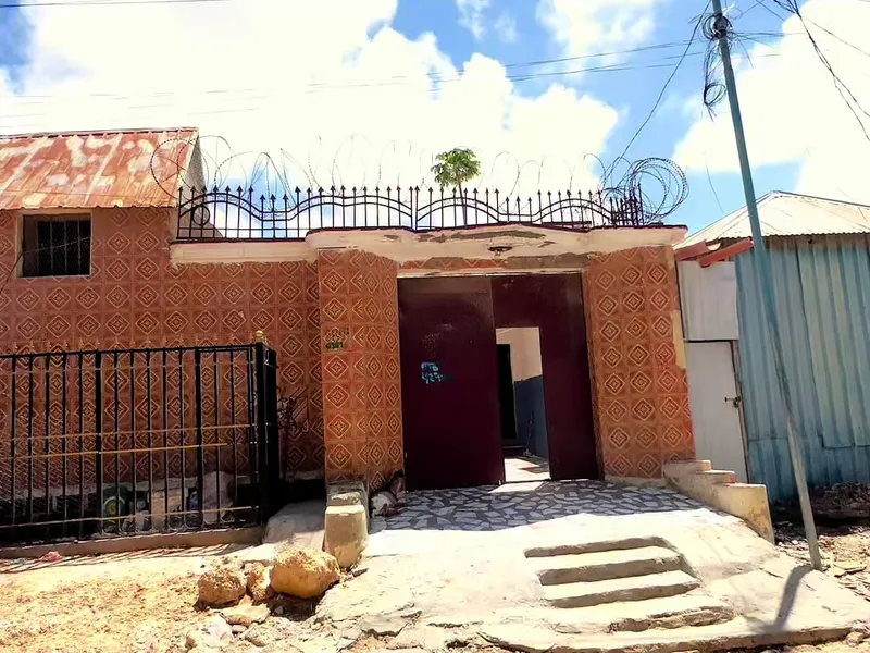 4 Bedroom Villa in Howl Wadaag, Mogadishu — $400/mo