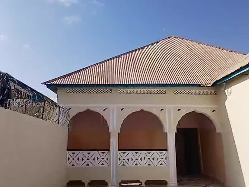 4 Bedroom Villa in 1da August, Garoowe — $250/mo