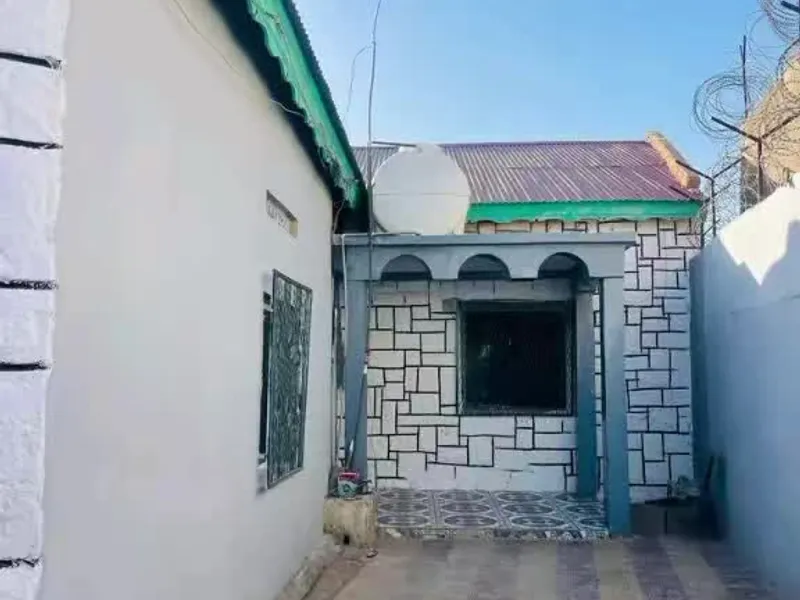 5 Bedroom Villa in Baarsiigo, Burao — $200/mo